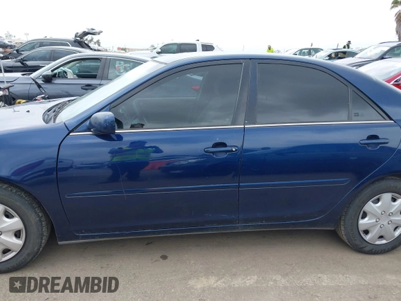 2005 Toyota Camry STD z VIN 4T1BE32K55U084967, wystawiony jako IAAI lot #42138311 z przebiegiem 272 779 mil mil oraz . Historia ofert i sprzedaży dostępna na DreamBid. Obrazek 14.