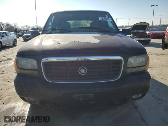 1999 Cadillac Escalade z VIN 1GYEK13R7XR402243, wystawiony jako Copart lot #43269935 z przebiegiem 231 465 mil mil oraz Czysty tytuł • Clean title. Historia ofert i sprzedaży dostępna na DreamBid. Obrazek 5.