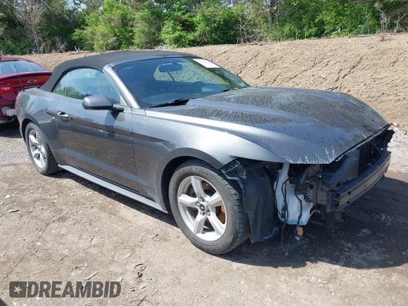 2015 Ford Mustang V6 z VIN 1FATP8EM8F5403003, wystawiony jako IAAI lot #42100184 z przebiegiem 77 532 mil mil oraz . Historia ofert i sprzedaży dostępna na DreamBid. Obrazek 1.