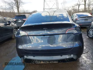 2024 Tesla Model Y Long Range with VIN 7SAYGDEE0RA300064, listed as a IAAI auction lot 41640541 with 5,049 mi miles and . Bid and sale history available at DreamBid. Image 17.
