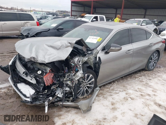 2021 Lexus ES with VIN 58ADZ1B15MU107499, listed as a IAAI auction lot 41742998 with 1 mi miles. Bid and sale history available at carsss.com. Image 2.