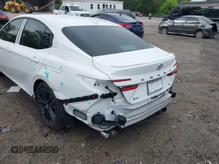2025 Toyota Camry LE z VIN 4T1DAACK6SU545886, wystawiony jako IAAI lot #42120578 z przebiegiem Nie podano mil oraz . Historia ofert i sprzedaży dostępna na DreamBid. Obrazek 19.
