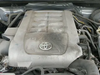 2010 Toyota Tundra z VIN 5TFUY5F19AX139768, wystawiony jako IAAI lot #43300612 z przebiegiem 100 104 mil mil oraz . Historia ofert i sprzedaży dostępna na DreamBid. Obrazek 21.