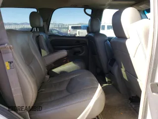 2003 GMC Yukon SLE with VIN 1GKEK13Z13R249251, listed as a Copart auction lot 88695635 with 189,129 mi miles and Salvage Title. Bid and sale history available at carsss.com. Image 12.
