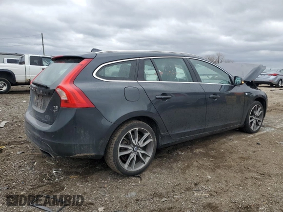 2015 Volvo V60 T5 Premier with VIN YV1612SK2F1221131, listed as a Copart auction lot 43855005 with 0 mi miles and Salvage Title. Bid and sale history available at carsss.com. Image 3.