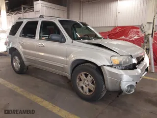 2006 Ford Escape Limited with VIN 1FMCU94116KA13194, listed as a IAAI auction lot 41276569 with 237,273 mi miles. Bid and sale history available at carsss.com. Image 1.