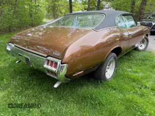 1972 Oldsmobile Cutlass z VIN 3F87H2G149401, wystawiony jako Copart lot #58824075 z przebiegiem 19 878 mil mil oraz Tytuł czysty. Historia ofert i sprzedaży dostępna na DreamBid. Obrazek 4.