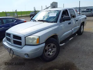 2006 Dodge Dakota SLT z VIN 1D7HW48N76S645515, wystawiony jako IAAI lot #42091904 z przebiegiem 160 695 mil mil oraz . Historia ofert i sprzedaży dostępna na DreamBid. Obrazek 2.