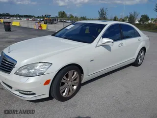 2010 Mercedes-Benz S-Class S 550 with VIN WDDNG7BB6AA333698, listed as a IAAI auction lot 41721324 with 212,814 mi miles. Bid and sale history available at carsss.com. Image 17.