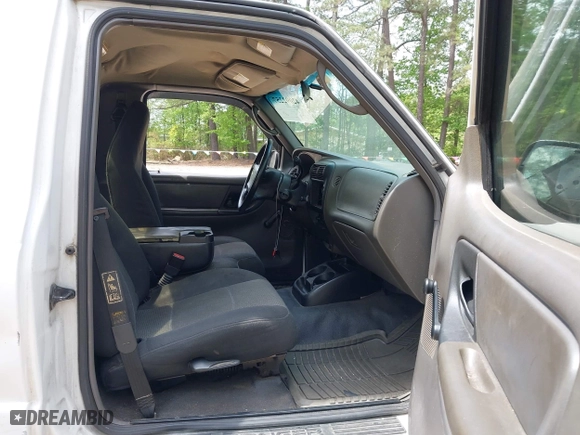 2003 Ford Ranger XL with VIN 1FTYR10D03TA39871, listed as a IAAI auction lot 42092257 with 282,924 mi miles. Bid and sale history available at carsss.com. Image 5.