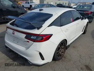 2023 Honda Civic Type R z VIN JHMFL5G44PX001921, wystawiony jako IAAI lot #42033169 z przebiegiem 18 913 mil mil oraz . Historia ofert i sprzedaży dostępna na DreamBid. Obrazek 4.