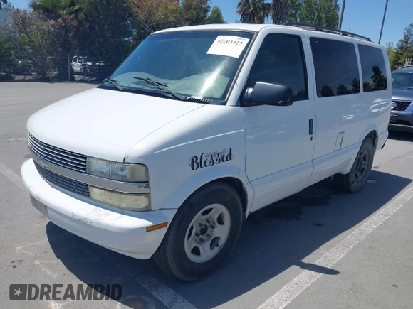 2003 Chevrolet Astro with VIN 1GNDM19X13B110549, listed as a IAAI auction lot 42203425 with 157,835 mi miles. Bid and sale history available at carsss.com. Image 2.