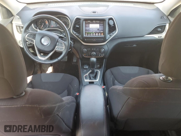 2017 Jeep Cherokee Latitude с VIN 1C4PJMCS0HW627905, выставлен на аукционе Copart как лот 62195055 с пробегом 120 442 миль миль и Списание • Salvage title. История ставок и продаж доступна на DreamBid. Изображение 8.