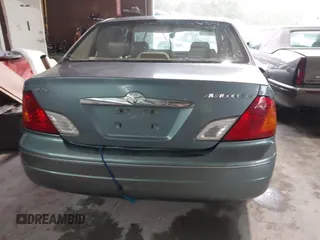 2001 Toyota Avalon XL with VIN 4T1BF28B61U121131, listed as a IAAI auction lot 41754904 with 266,554 mi miles and . Bid and sale history available at carsss.com. Image 15.