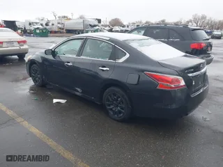 2015 Nissan Altima 2.5 with VIN 1N4AL3AP4FN308783, listed as a IAAI auction lot 41939936 with 192,782 mi miles. Bid and sale history available at carsss.com. Image 3.