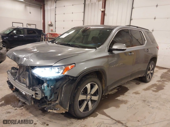 2020 Chevrolet Traverse LT Leather with VIN 1GNEVHKW2LJ133629, listed as a IAAI auction lot 41530299 with 86,329 mi miles. Bid and sale history available at carsss.com. Image 2.