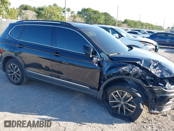 2020 Volkswagen Tiguan SE z VIN 3VV3B7AX1LM019574, wystawiony jako IAAI lot #41450002 z przebiegiem 44 553 mil mil oraz . Historia ofert i sprzedaży dostępna na DreamBid. Obrazek 6.