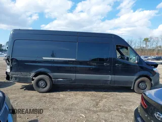 2022 Mercedes-Benz Sprinter Cargo with VIN W1Y4ECHYXNT112143, listed as a IAAI auction lot 41844852 with 46,727 mi miles. Bid and sale history available at carsss.com. Image 13.
