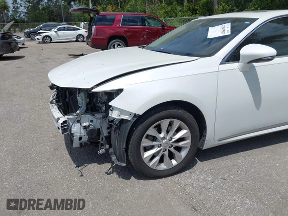 2013 Lexus ES 300h Hybrid with VIN JTHBW1GG0D2002520, listed as a IAAI auction lot 42049567 with 195,538 mi miles. Bid and sale history available at carsss.com. Image 6.
