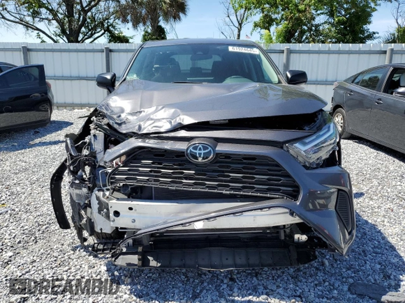 2023 Toyota RAV4 LE z VIN 2T3H1RFV3PC247527, wystawiony jako Copart lot #61924645 z przebiegiem 30 533 mil mil oraz Szkoda całkowita • Salvage title. Historia ofert i sprzedaży dostępna na DreamBid. Obrazek 5.