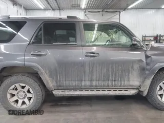 2016 Toyota 4Runner Limited z VIN JTEBU5JR8G5315922, wystawiony jako IAAI lot #41705628 z przebiegiem 163 416 mil mil oraz . Historia ofert i sprzedaży dostępna na DreamBid. Obrazek 13.