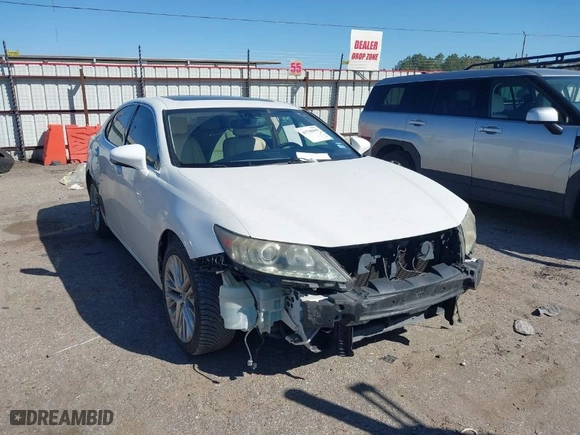 2013 Lexus ES 350 4dr Sdn with VIN JTHBK1GG1D2077531, listed as a IAAI auction lot 41745099 with 157,490 mi miles. Bid and sale history available at carsss.com. Image 1.