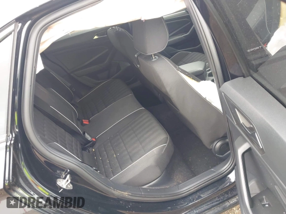 2024 Volkswagen Jetta Sport z VIN 3VWBM7BU8RM013253, wystawiony jako IAAI lot #42073239 z przebiegiem 20 345 mil mil oraz . Historia ofert i sprzedaży dostępna na DreamBid. Obrazek 8.