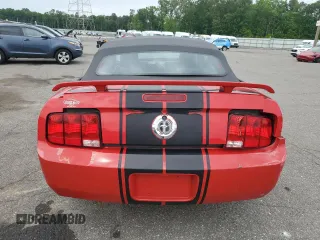 2006 Ford Mustang Standard z VIN 1ZVFT84N665244752, wystawiony jako Copart lot #58347695 z przebiegiem 116 453 mil mil oraz Szkoda całkowita • Salvage title. Historia ofert i sprzedaży dostępna na DreamBid. Obrazek 6.