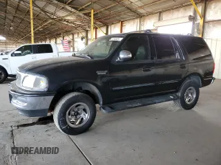 1997 Ford Expedition XLT with VIN 1FMFU18L8VLC08793, listed as a Copart auction lot 62734825 with 182,481 mi miles and Clean title. Bid and sale history available at DreamBid. Image 1.