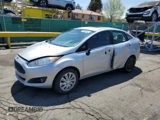 2017 Ford Fiesta Titanium z VIN 3FADP4CJ9HM139079, wystawiony jako Copart lot #55949535 z przebiegiem 133 304 mil mil oraz Szkoda całkowita • Salvage title. Historia ofert i sprzedaży dostępna na DreamBid. Obrazek 1.