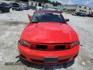 2011 Ford Mustang V6 z VIN 1ZVBP8EM4B5115461, wystawiony jako Copart lot #59900715 z przebiegiem Nie podano mil oraz Szkoda całkowita • Salvage title. Historia ofert i sprzedaży dostępna na DreamBid. Obrazek 5.