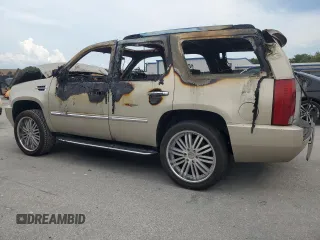 2007 Cadillac Escalade z VIN 1GYEC63847R316793, wystawiony jako Copart lot #59086055 z przebiegiem Nie podano mil oraz Nie do naprawy • Non repairable. Historia ofert i sprzedaży dostępna na DreamBid. Obrazek 2.