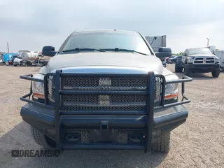 2006 Dodge 2500 SLT z VIN 1D7KS28C56J235984, wystawiony jako IAAI lot #42232600 z przebiegiem 366 134 mil mil oraz . Historia ofert i sprzedaży dostępna na DreamBid. Obrazek 12.