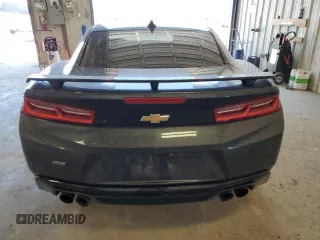 2017 Chevrolet Camaro 2SS z VIN 1G1FH1R70H0141082, wystawiony jako Copart lot #54060265 z przebiegiem 26 504 mil mil oraz Szkoda całkowita • Salvage title. Historia ofert i sprzedaży dostępna na DreamBid. Obrazek 6.