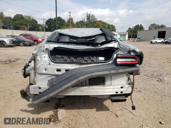 2019 Dodge Challenger R/T Scat Pack z VIN 2C3CDZFJ8KH642376, wystawiony jako Copart lot #74130094 z przebiegiem 59 742 mil mil oraz Szkoda całkowita • Salvage title. Historia ofert i sprzedaży dostępna na DreamBid. Obrazek 6.