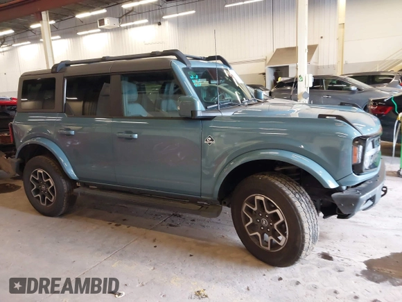 2022 Ford Bronco with VIN 1FMEE5BP2NLB64026, listed as a IAAI auction lot 41796641 with 30,779 mi miles. Bid and sale history available at carsss.com. Image 13.