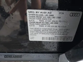 2024 Audi Q5 S line Premium z VIN WA1GAAFY0R2145033, wystawiony jako IAAI lot #41817546 z przebiegiem 1 277 mil mil oraz . Historia ofert i sprzedaży dostępna na DreamBid. Obrazek 9.