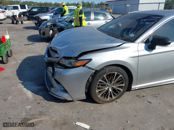 2018 Toyota Camry LE with VIN 4T1B11HK7JU099875, listed as a IAAI auction lot 41503123 with 60,202 mi miles. Bid and sale history available at carsss.com. Image 18.
