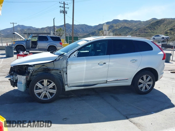 2017 Volvo XC60 Inscription с VIN YV440MDUXH2011767, выставлен на аукционе IAAI как лот 41816118 с пробегом 185 901 миль миль и . История ставок и продаж доступна на DreamBid. Изображение 15.