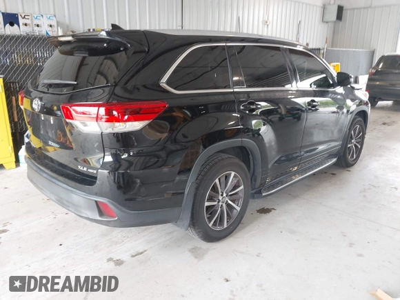 2018 Toyota Highlander SE z VIN 5TDJZRFH5JS532919, wystawiony jako IAAI lot #42246687 z przebiegiem 190 890 mil mil oraz . Historia ofert i sprzedaży dostępna na DreamBid. Obrazek 4.