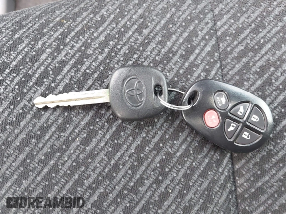 2012 Toyota Sienna SE с VIN 5TDXK3DC3CS268136, выставлен на аукционе IAAI как лот 42153110 с пробегом 248 887 миль миль и . История ставок и продаж доступна на DreamBid. Изображение 11.