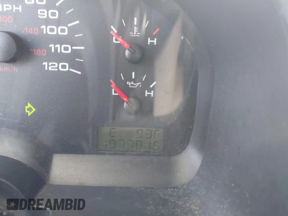 2005 Ford F-150 XLT z VIN 1FTRW12W65FA87713, wystawiony jako IAAI lot #42022705 z przebiegiem 197 781 mil mil oraz . Historia ofert i sprzedaży dostępna na DreamBid. Obrazek 7.