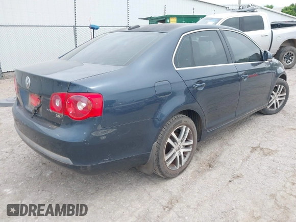 2006 Volkswagen Jetta 2.5L with VIN 3VWSF71KX6M764117, listed as a IAAI auction lot 42624279 with 179,291 mi miles and . Bid and sale history available at DreamBid. Image 4.