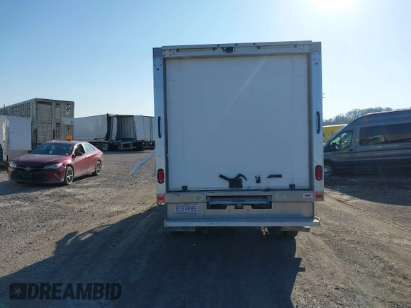 2022 Ford Transit z VIN 1FDBF6Z86NKA40450, wystawiony jako IAAI lot #41768046 z przebiegiem Nie podano mil oraz . Historia ofert i sprzedaży dostępna na DreamBid. Obrazek 16.
