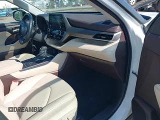 2022 Toyota Highlander XLE with VIN 5TDHZRBH6NS172134, listed as a IAAI auction lot 42656687 with 39,856 mi miles and . Bid and sale history available at DreamBid. Image 5.