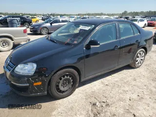 2010 Volkswagen Jetta S with VIN 3VWJX7AJ0AM027758, listed as a Copart auction lot 49398975 with 156,868 mi miles and Clean title. Bid and sale history available at DreamBid. Image 1.
