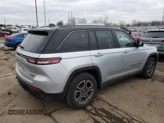 2022 Jeep Grand Cherokee Trailhawk with VIN 1C4RJHCG3N8625934, listed as a Copart auction lot 84533024 with 19,979 mi miles and Salvage title. Bid and sale history available at DreamBid. Image 3.