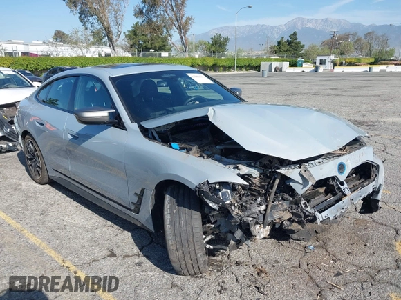 2024 BMW i4 M50 z VIN WBY33AW06RFS45489, wystawiony jako IAAI lot #41981614 z przebiegiem 35 713 mil mil oraz . Historia ofert i sprzedaży dostępna na DreamBid. Obrazek 1.