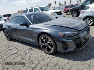 2023 Audi e-tron GT Premium Plus z VIN WAUCJBFWXP7008476, wystawiony jako Copart lot #51587884 z przebiegiem 2421 mil mil oraz . Historia ofert i sprzedaży dostępna na DreamBid. Obrazek 4.