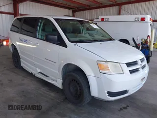 2010 Dodge Grand Caravan SE z VIN 2D4RN4DE0AR296766, wystawiony jako IAAI lot #42826411 z przebiegiem 152 112 mil mil oraz . Historia ofert i sprzedaży dostępna na DreamBid. Obrazek 1.